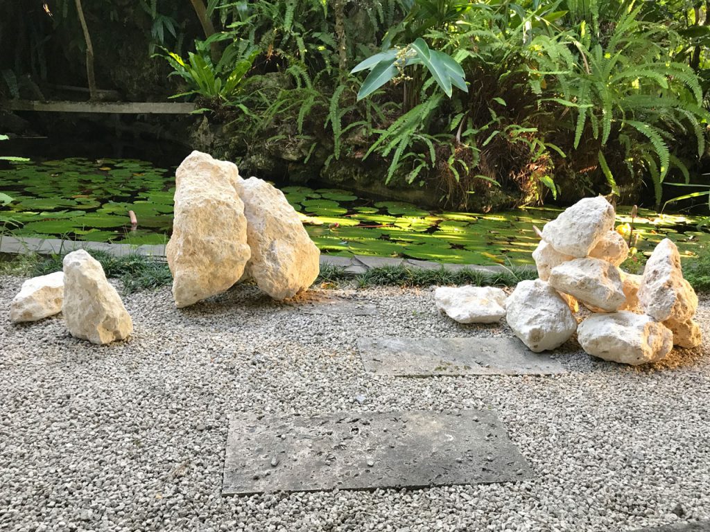 琉球石灰岩アレンジメント　琉球石灰岩原石のエクステリア坪庭　